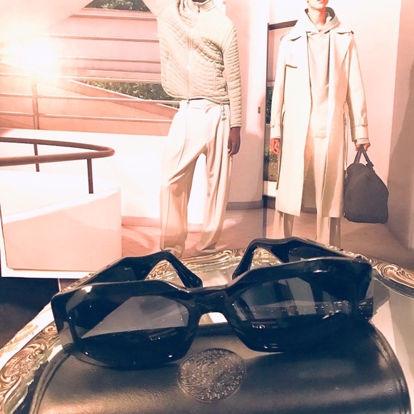 💋💋SOLD💋💋Rare Versace sunglasses 1990’s vintage - Picture 16 of 16
